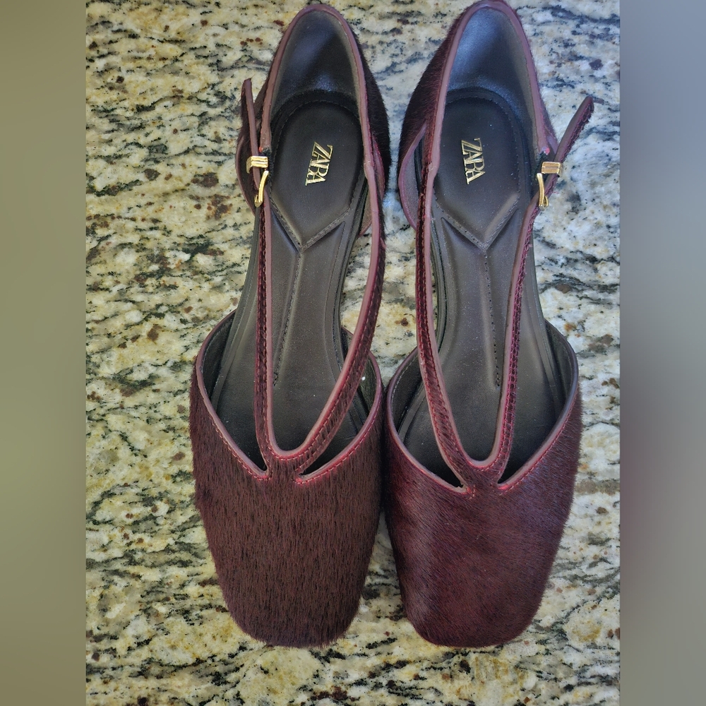 Zara Women's Burgundy Flats
